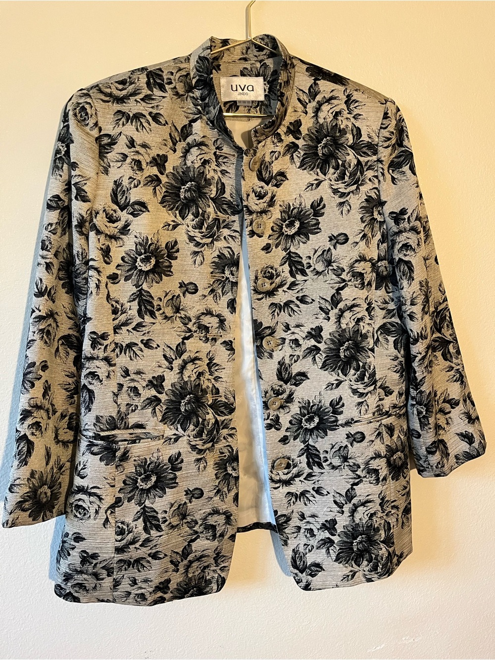 Jindo Uva Floral Jacquard Mandarin Collar Jacket (US 10/12)